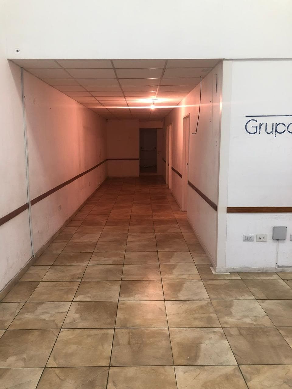 GALPON CON OFICINAS 119 CUB. ALQUILER AV. VICTORICA MORENO